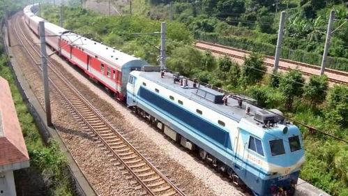 国产火车在国外开动视频