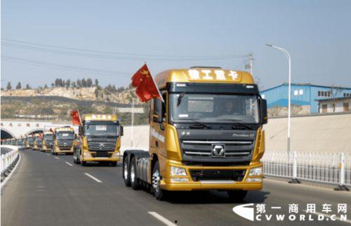 国产重卡超车的视频,展现中国制造新风采